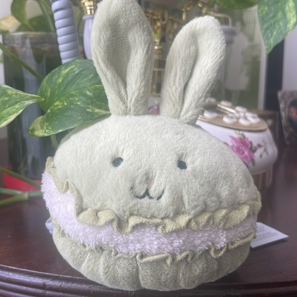 Jellycat Dainty Dessert Bunny Macaron - Picture 6 of 8